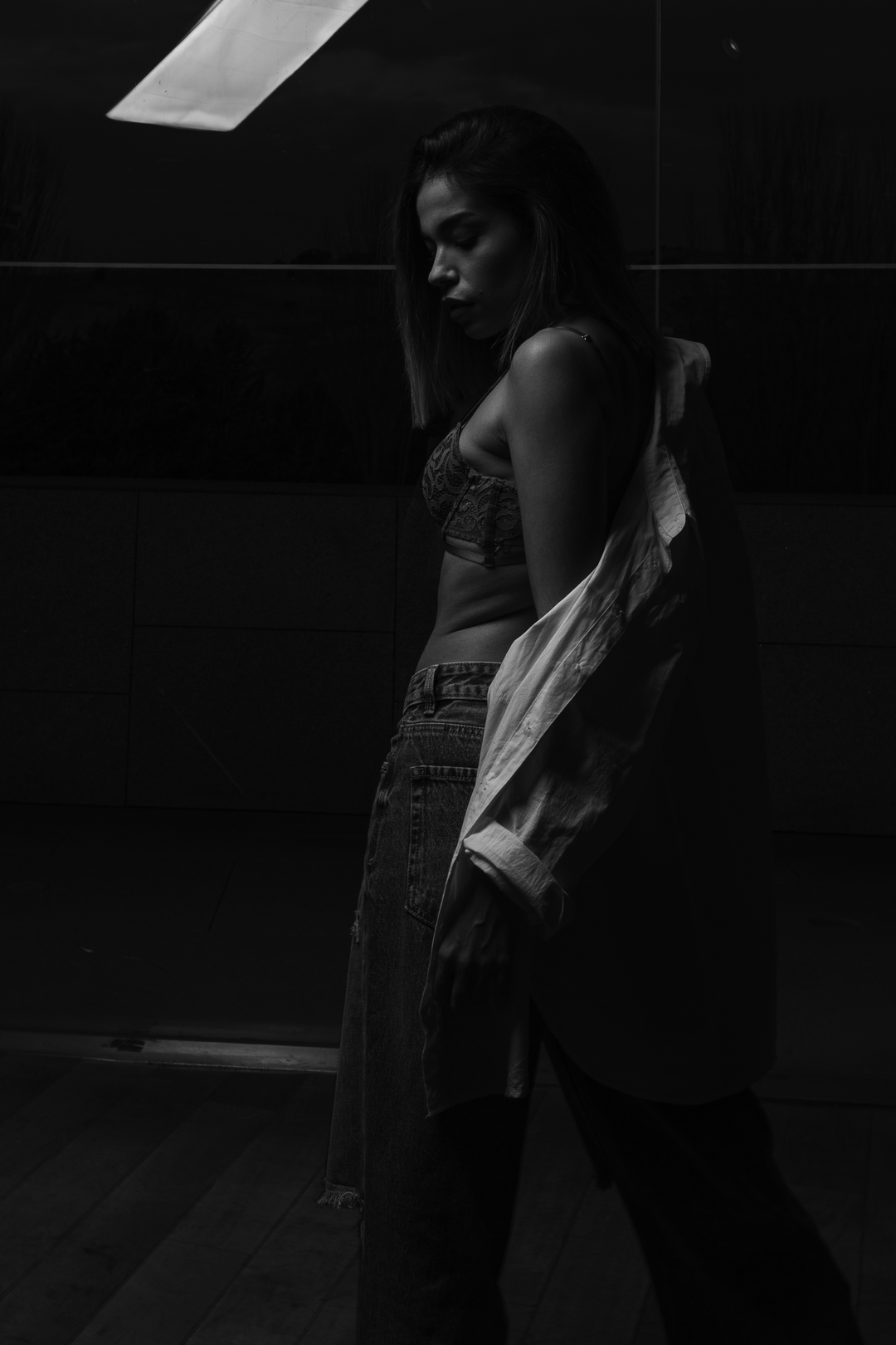 Mastering Light in Portraits: Photography Workshop with Julián Villar. Lienzo Norte, Avila. December 2024. Model: Laura JV [IG: laurrx_vq ] (c) pmartinasi