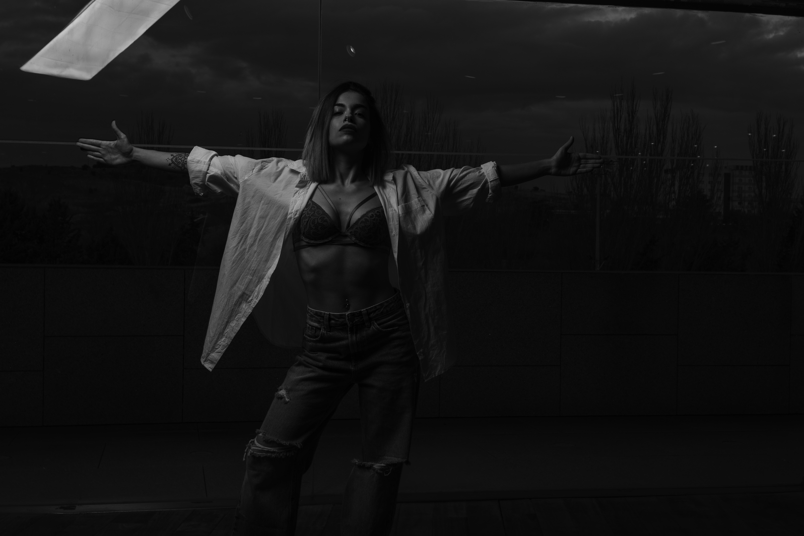 Mastering Light in Portraits: Photography Workshop with Julián Villar. Lienzo Norte, Avila. December 2024. Model: Laura JV [IG: laurrx_vq ] (c) pmartinasi