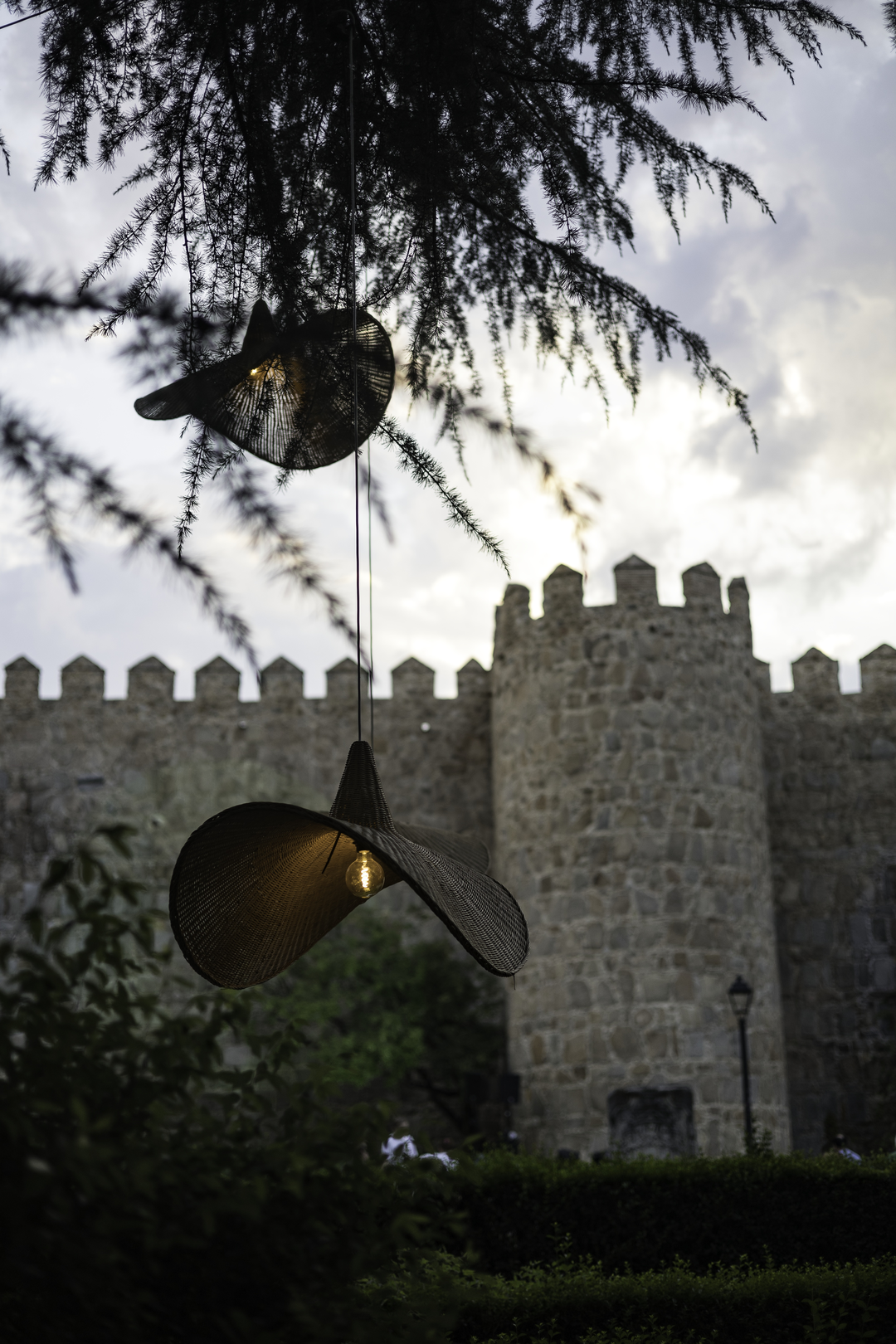   Ávila Enlight transforms San Vicente Garden into a magical night show with lights, projections, music, and heritage on August 1–2, celebrating Ávila's history and beauty. (c) pmartinasi