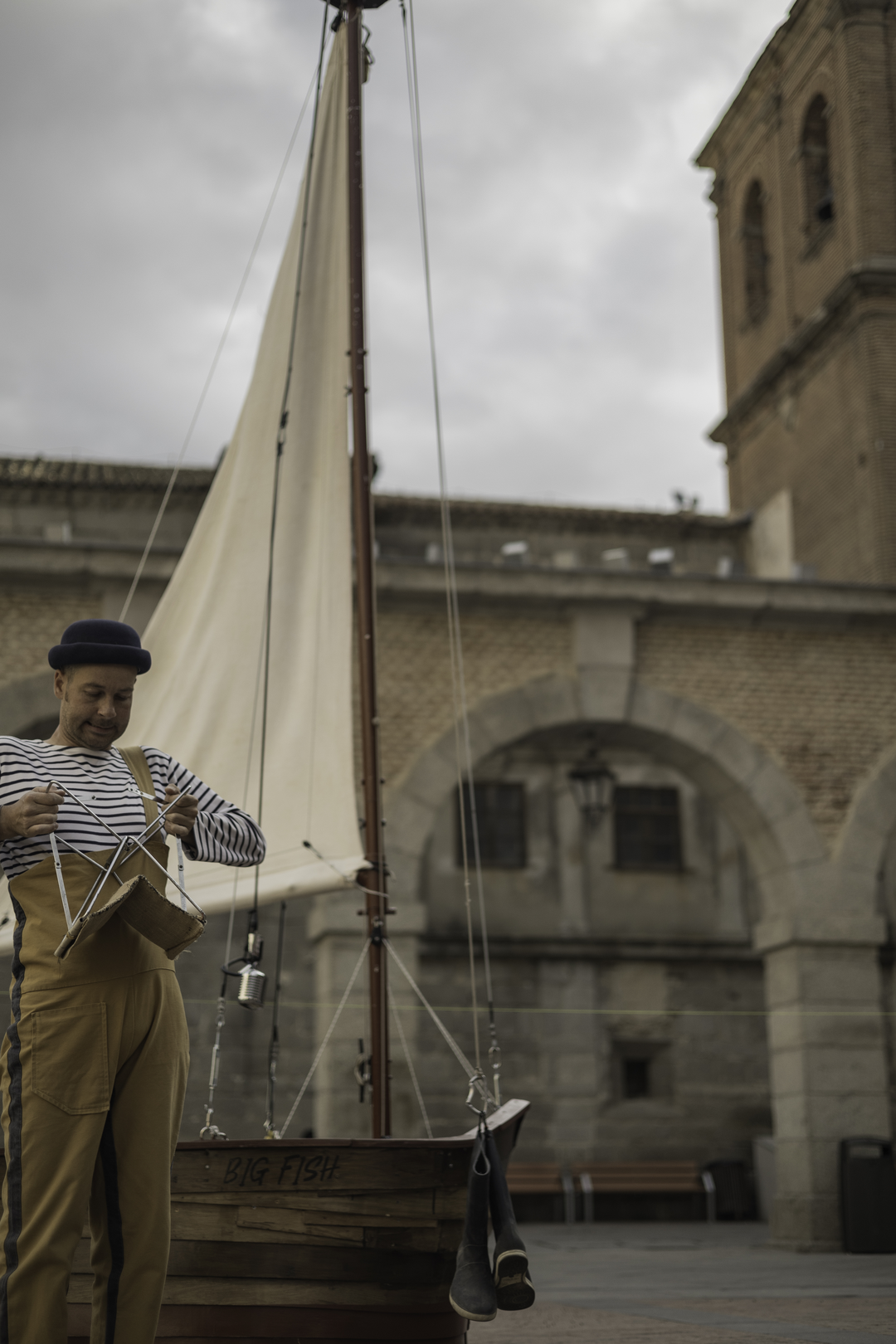  XIII International Circus Festival of Castilla y Leon. Cirque au Carre, showing up: "Big Fish". Avila, August 28-31, 2025. Organized by Junta de Castilla y Leon. (c) pmartinasi