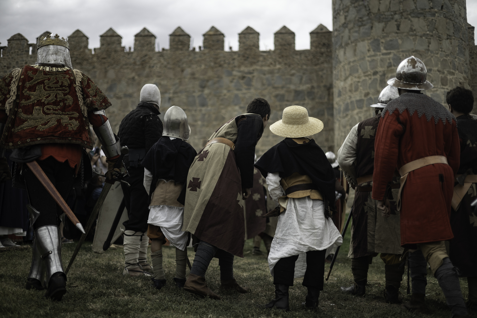  The king about to storm the wall at the Reenact Rampart Assault at Ávila's Historic Market and Fair. Taken in September 2025. (c) pmartinasi