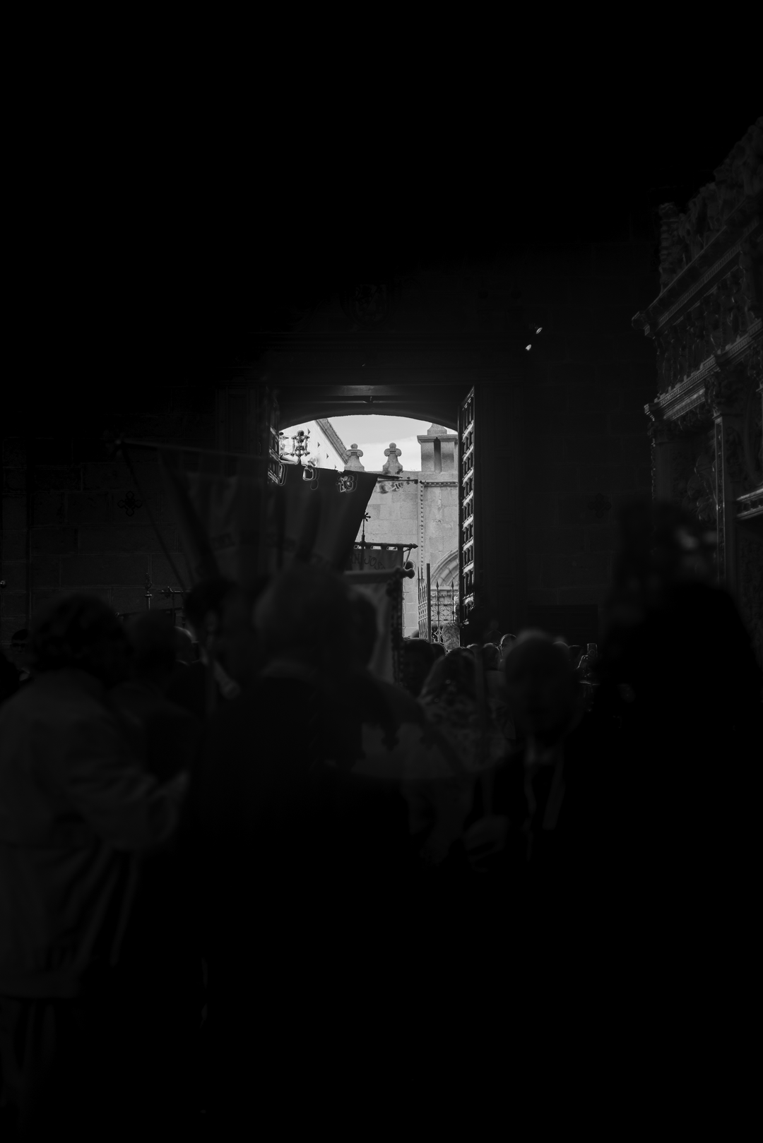  A solemn religious procession in honour of Saint Teresa of Ávila, held in the historic city of Ávila, Spain. Devotees gather both inside the church and through the old town streets to pay tribute to the revered saint. October 2025. (c) pmartinasi