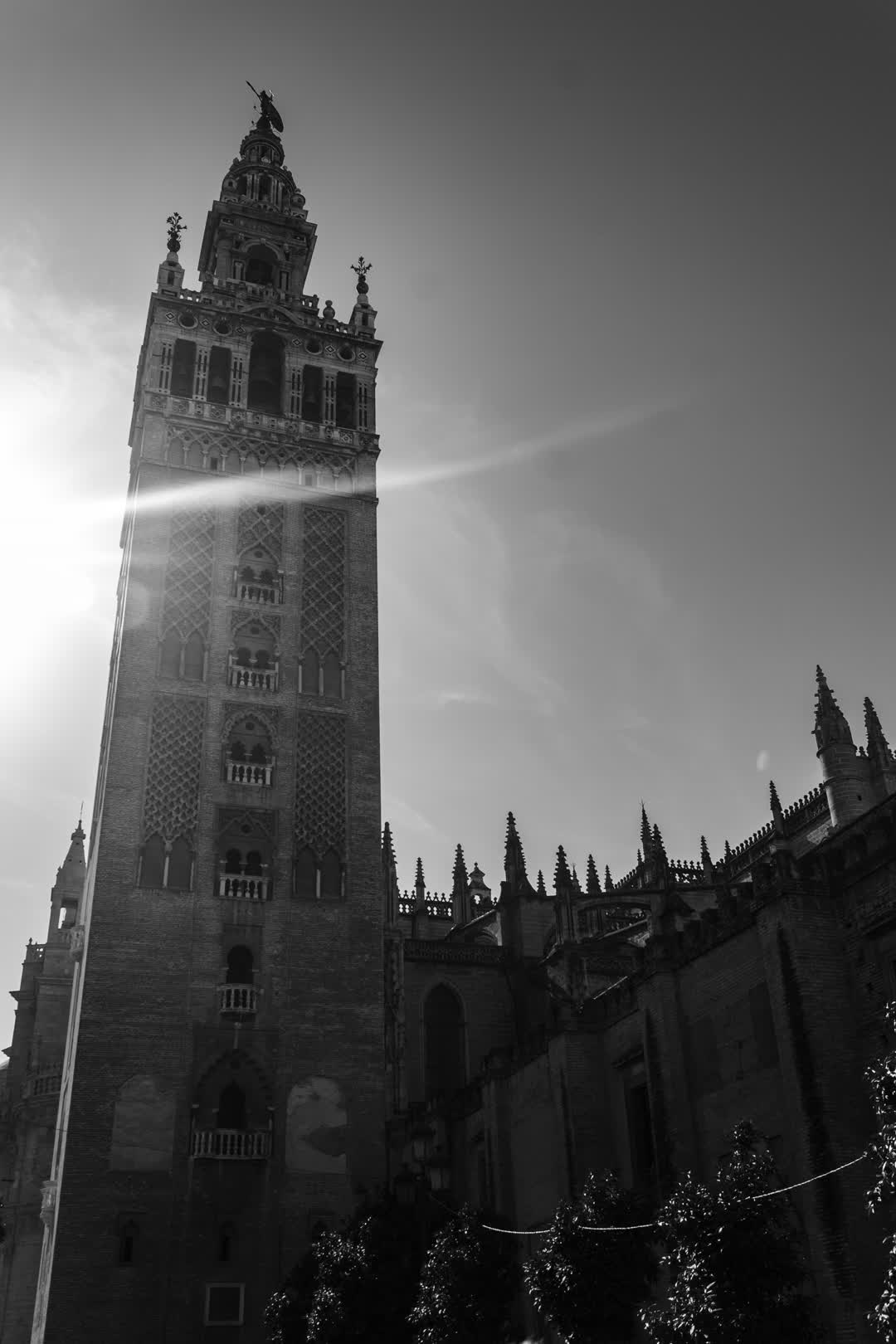 Sevilla's Giralda (c) pmartinasi