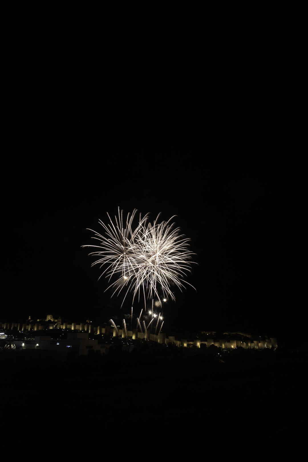  Fireworks in honour to Saint Theresa in front of the northen wall of the rampart at Avila, Spain (october 2025) (c) pmartinasi