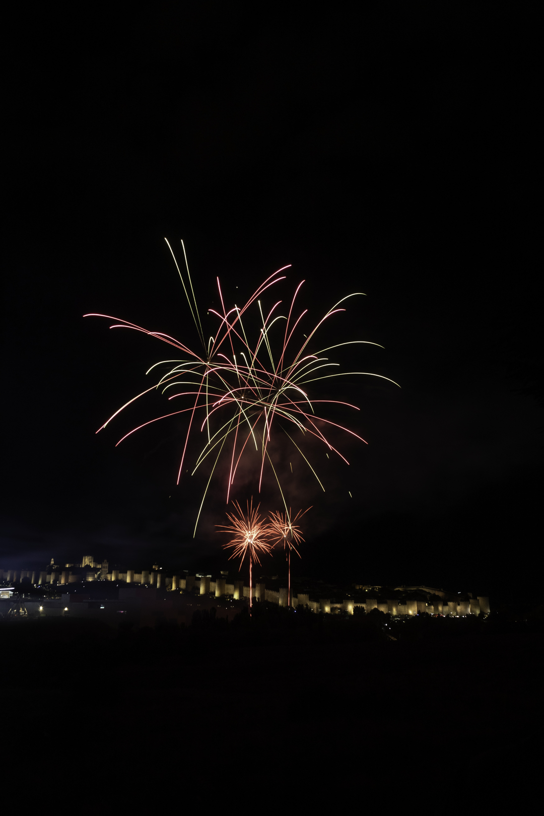  Fireworks in honour to Saint Theresa in front of the northen wall of the rampart at Avila, Spain (october 2025) (c) pmartinasi