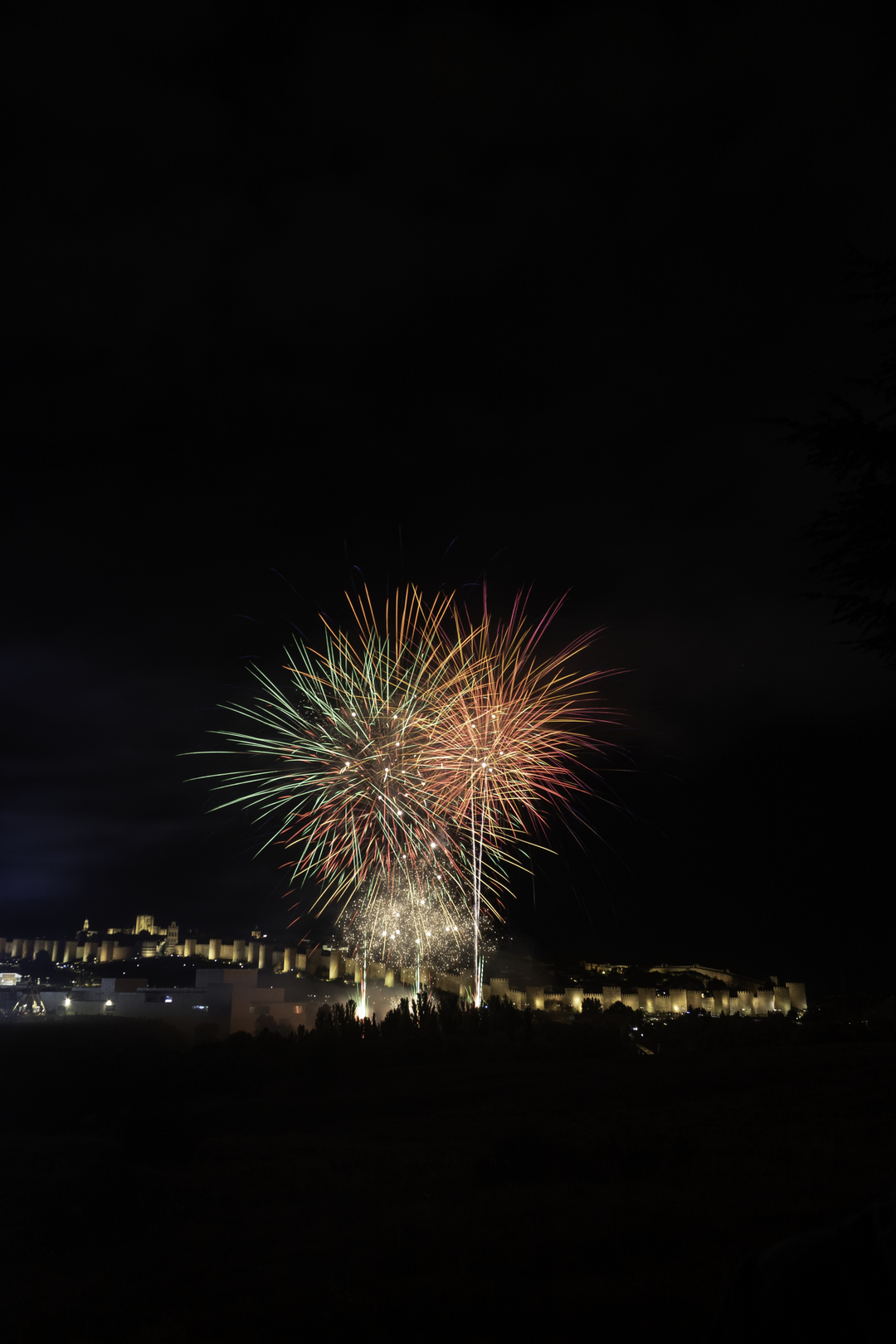  Fireworks in honour to Saint Theresa in front of the northen wall of the rampart at Avila, Spain (october 2025) (c) pmartinasi