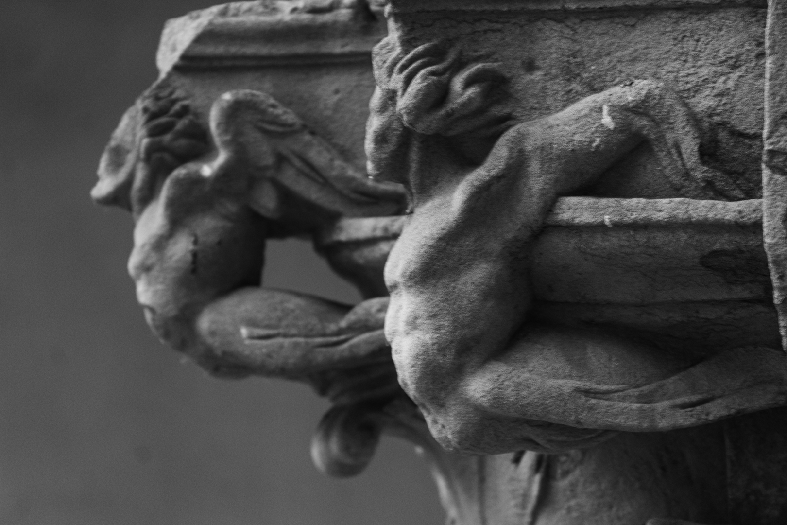  Corbel with a twisted human figure, detail from the Palacio de la Salina in Salamanca. (c) pmartinasi