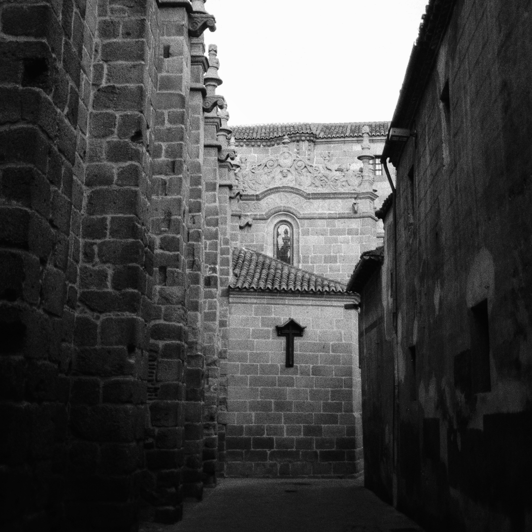  South wall of the Avila's Cathedal. Street of Life and Death, or Old Cross (c) pmartinasi