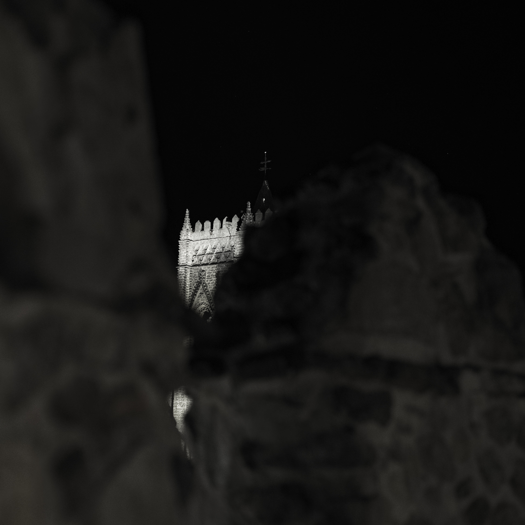  Heritage Night at the rampart wall of Ávila - Cultural event with free evening visits, guided tours, and heritage experiences in Spain’s UNESCO World Heritage Cities. September 2025. 