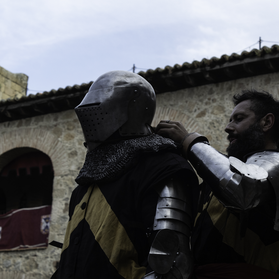 Warrior getting ready fo a sword and shield duel tournament at Medieval Fair, Oropesa, Toledo, Spain ( IG/@indomitus.medievalcombatclub) (c) pmartinasi