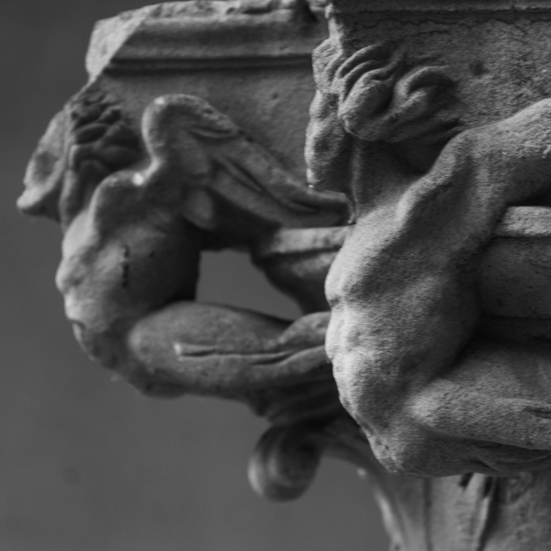  Corbel with a twisted human figure, detail from the Palacio de la Salina in Salamanca. (c) pmartinasi