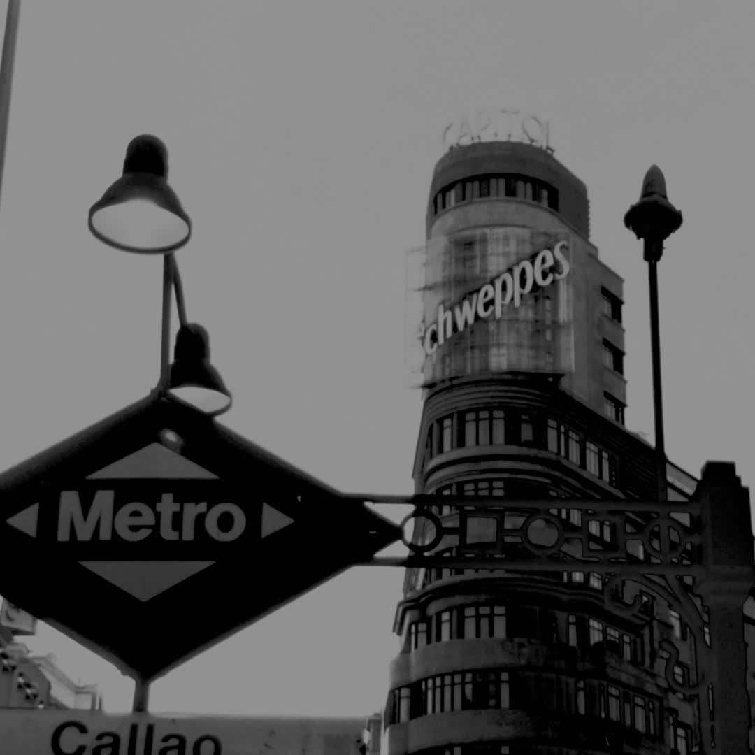  Views of the Carrion Building from the Metro station of Callao (c) pmartinasi
