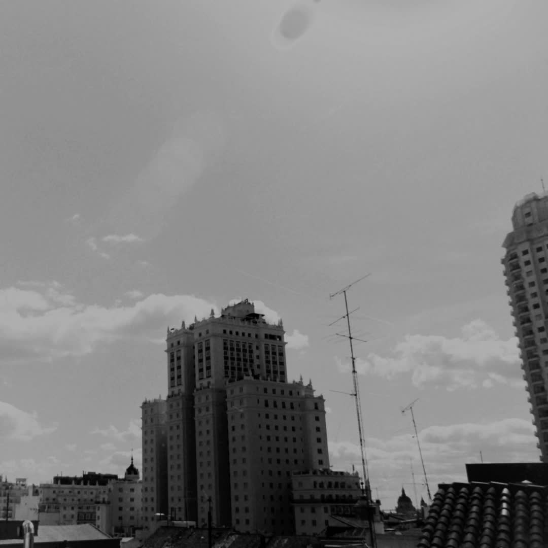  Views of the Hotel Riu Plaza España, a historic skyscraper (c) pmartinasi