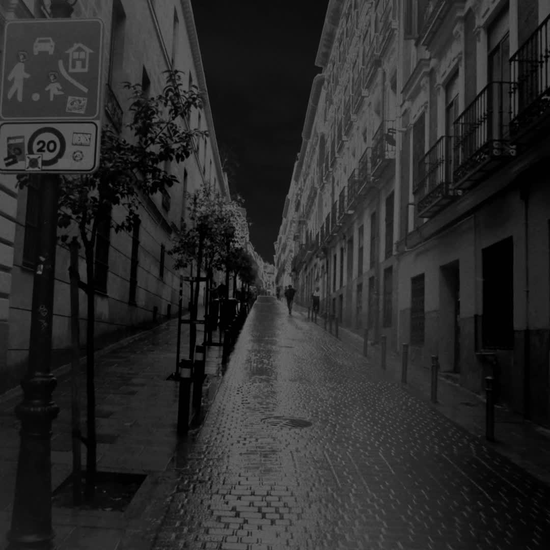  Street views at Malasaña, Madrid, on a 35mm camera (c) pmartinasi